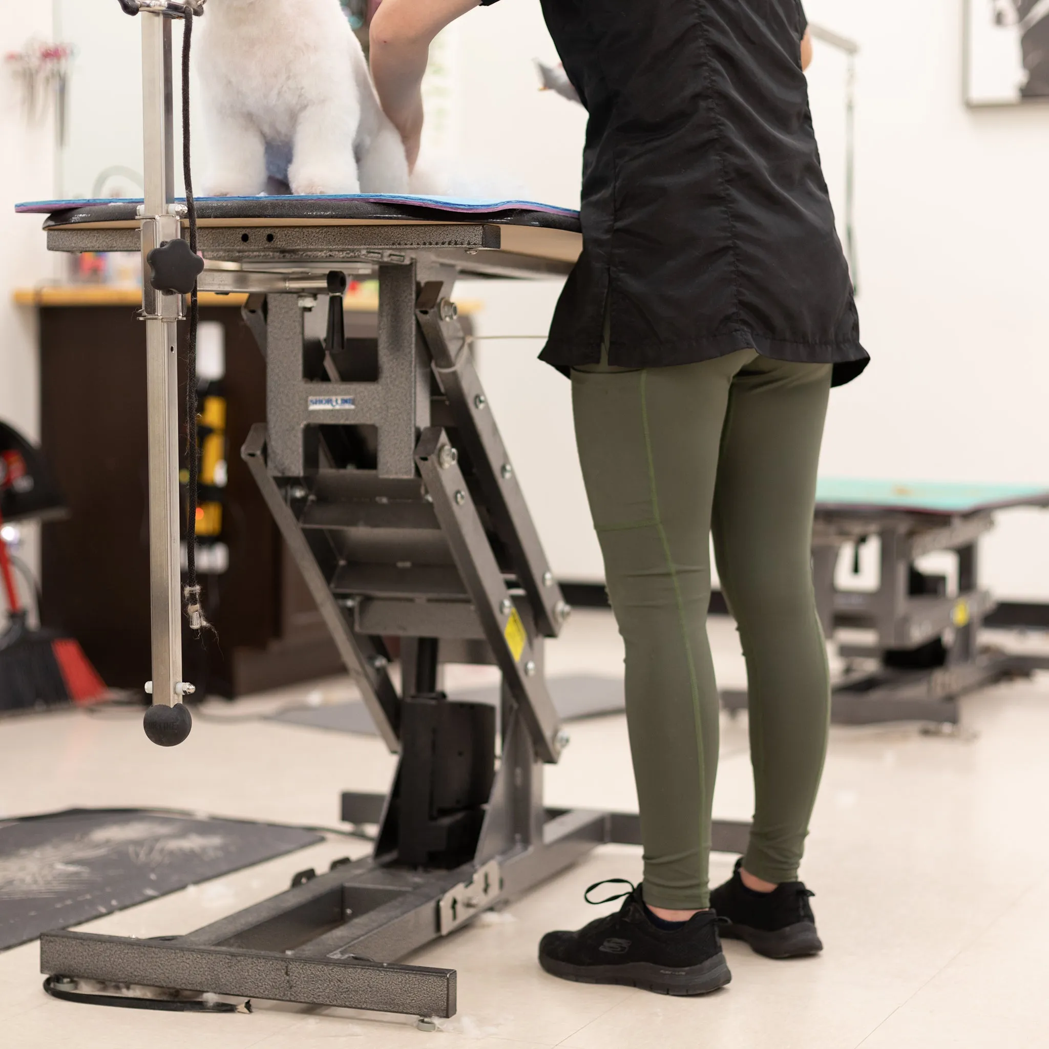 Hair-Resistant Army Green Leggings