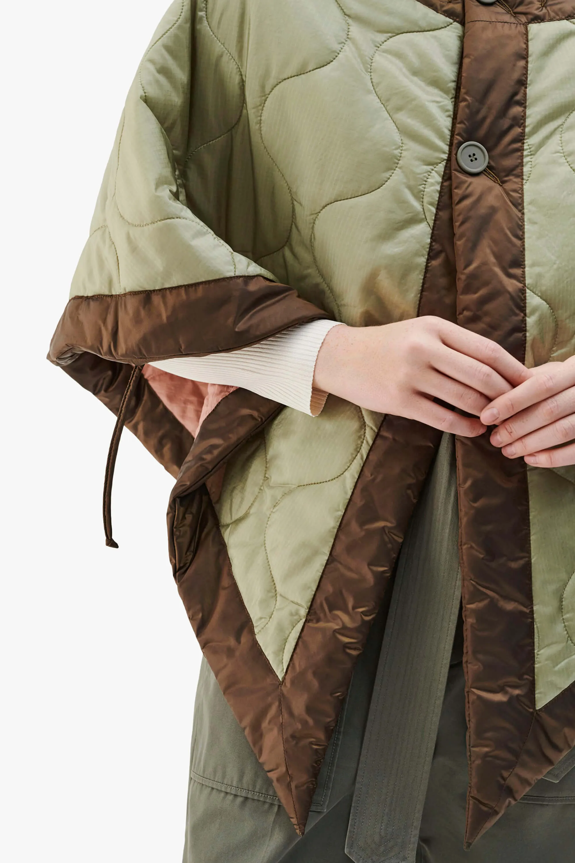 Signature Quilt Cape - Pale Sage / Pale Pink